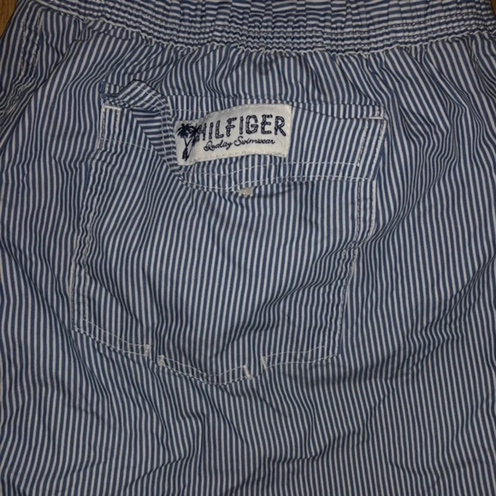 Tommy Hilfiger swim trunks 🔥🔥 - Picture 4 of 4